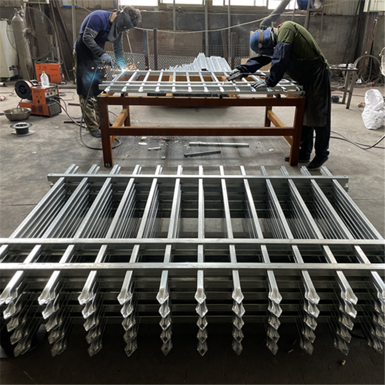 鋅鋼護(hù)欄案例展示圖片3 鋅鋼護(hù)欄案例展示圖片3